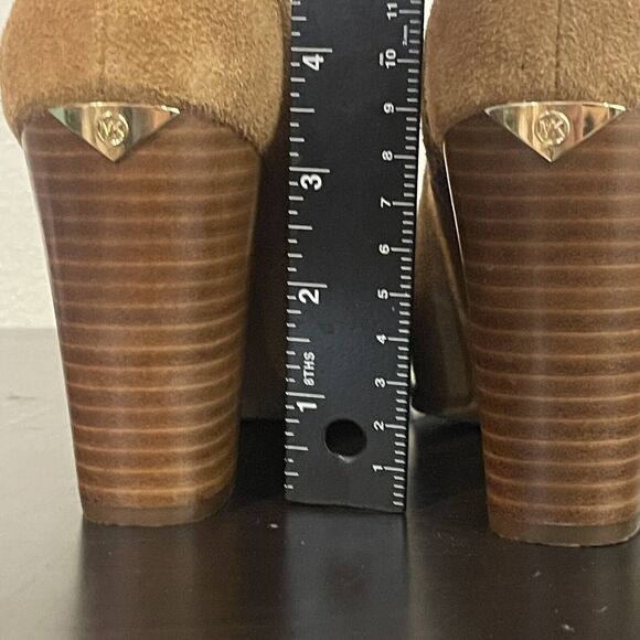 Michael Kors Suede "Lottie" Bootie in Luggage Tan Hard To Find 8.5 Heeled logoMK - Picture 4 of 8